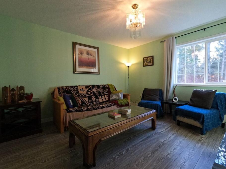 Countryroad Cozy 2Bedrooms Suite2 Нанаймо Екстер'єр фото