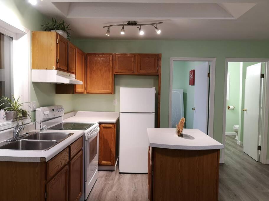 Countryroad Cozy 2Bedrooms Suite2 Нанаймо Екстер'єр фото