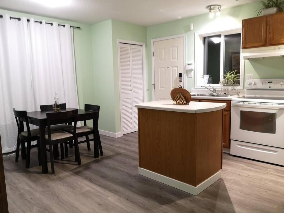 Countryroad Cozy 2Bedrooms Suite2 Нанаймо Екстер'єр фото